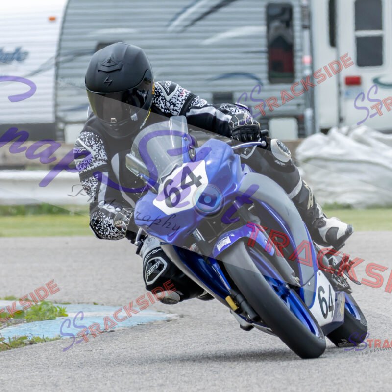 R1-QBottLW-8424.jpg