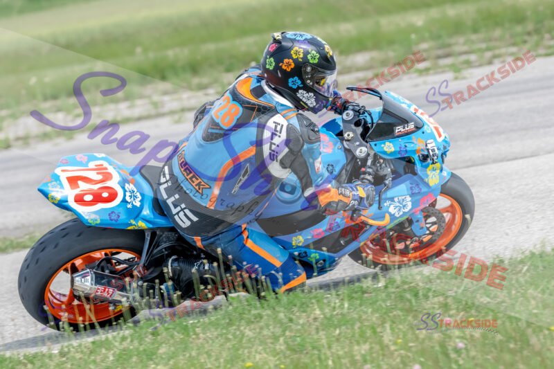 R2-QAMLegends-9810.jpg