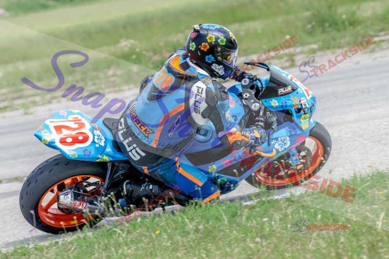 R2-QAMLegends-9811.jpg
