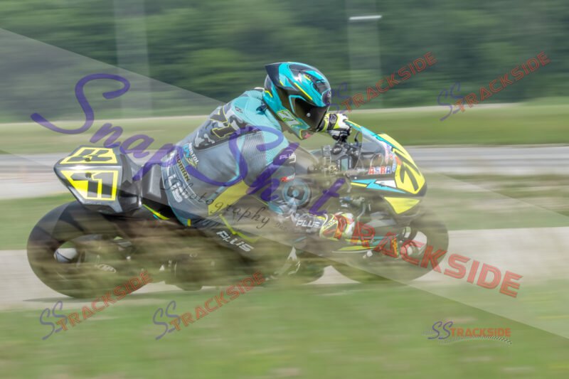 R2-QAMLegends-9828.jpg