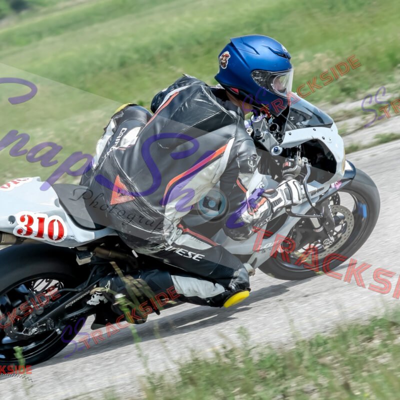R2-QAmLost-0414.jpg
