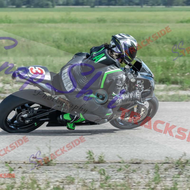 R2-QAmLost-0418.jpg