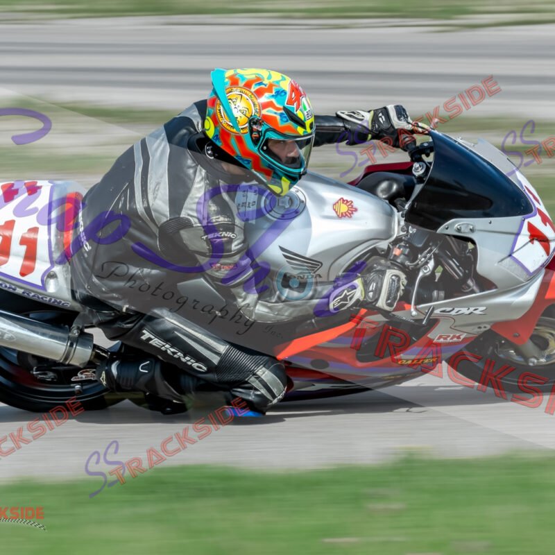 R2-QAmLost-0582.jpg
