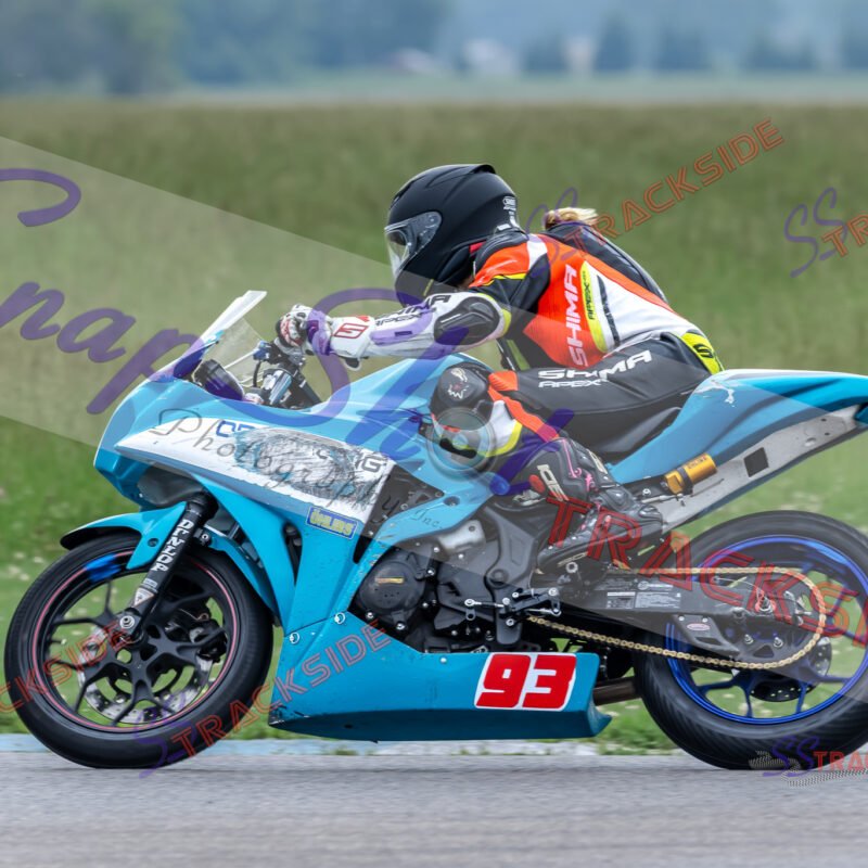 R2-QFF-8560.jpg