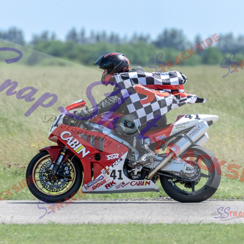R2-RRookieBOTTH-3369.jpg