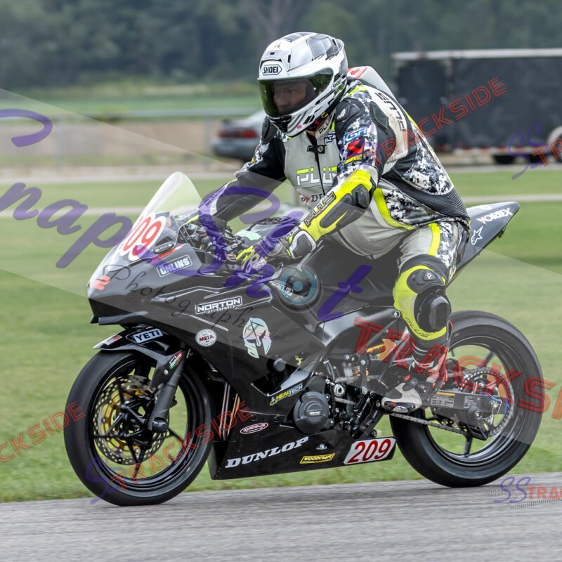 R4-QLWSuper-6506.jpg