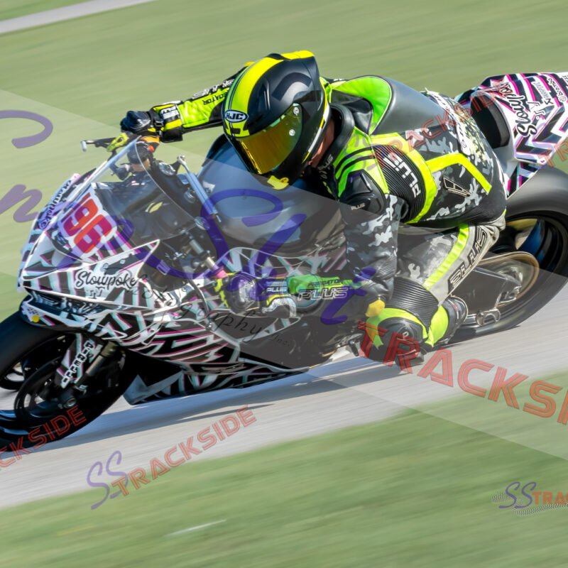 R6-AMLost-8442.jpg