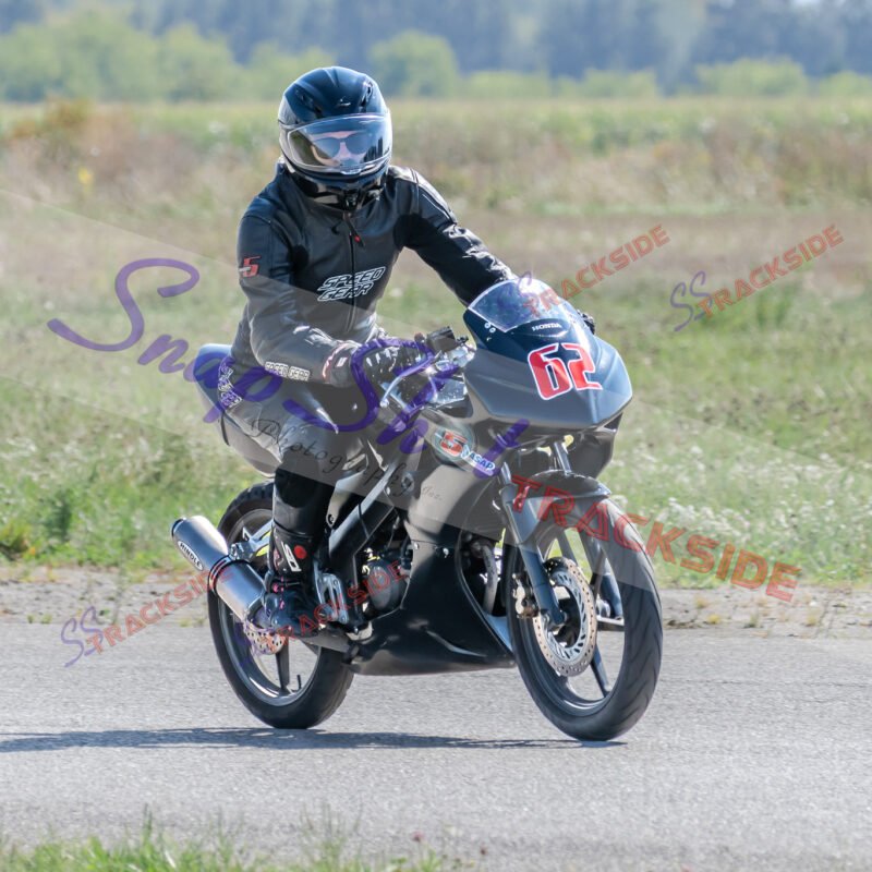 Rac5LadEx-5100.jpg