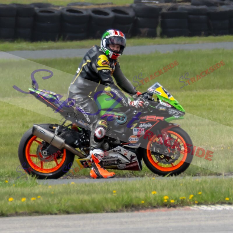 AMSuperSport-Q-1831.jpg