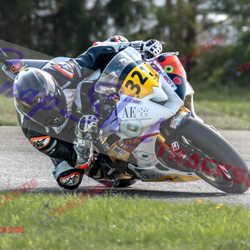 Q-R2-ProAM6-3857.jpg
