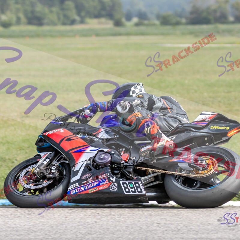 R-R2-ProAM6-7820.jpg