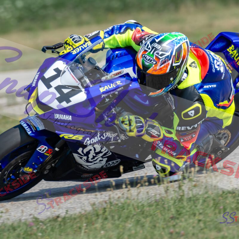 R-R3-ProAM600-1597.jpg