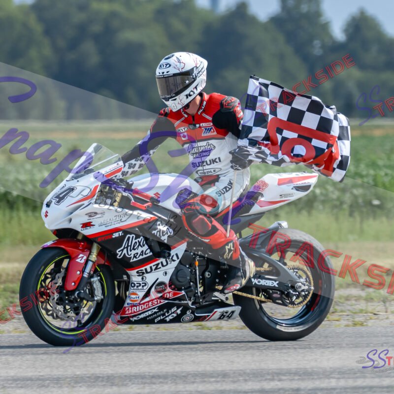 R-R3-ProAM600-1646.jpg
