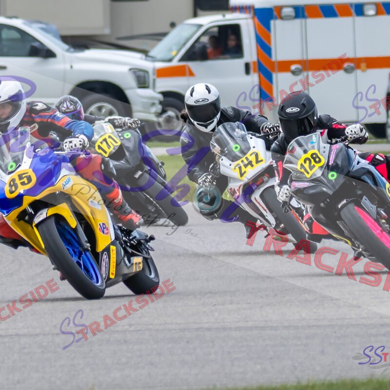 R-R4-FF-5036.jpg