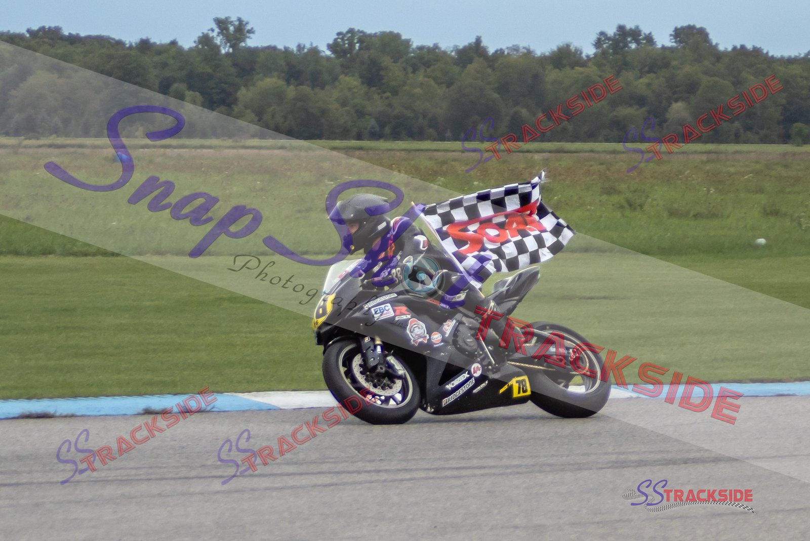 R6-Pro600-3743.jpg