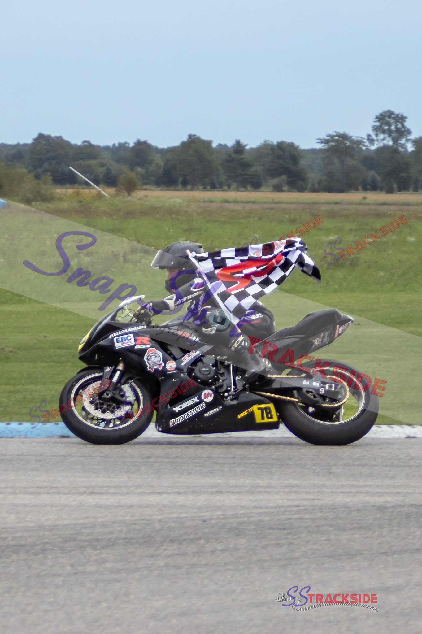 R6-Pro600-3748.jpg
